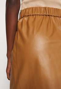 VILA Tall VILINE SHORT COATED SKIRT - Spódnica mini