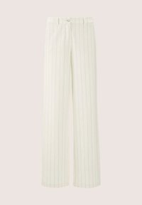 Brede pantalons in off-white stof met blauwe verticale strepen, voorzien van een knoopsluiting en een soepele textuur.
