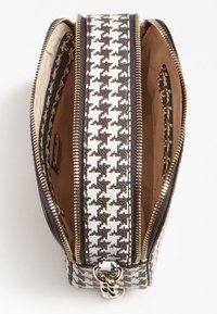 Zipová taštička v vzoru houndstooth, s hnědo-bílým tkaným materiálem, zlatým zipem a béžovým podšívkovým materiálem.