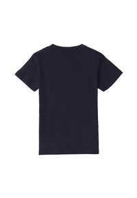 Camiseta de manga corta azul marino hecha de algodón suave, con un sencillo cuello redondo y una textura lisa sin gráficos ni patrones visibles.