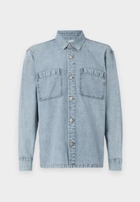 Τζιν πουκάμισο σε ανοιχτό μπλε χρώμα με μακριά μανίκια, κουμπιά κλεισίματος, δύο τσέπες στο στήθος και κλασικό γιακά; διαθέτει υφή υφάσματος.