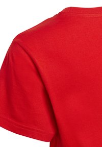 adidas Originals TREFOIL TEE-JUNIOR - Apdrukāts T-krekls - red/white