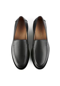 L37 Belebújós cipők - black