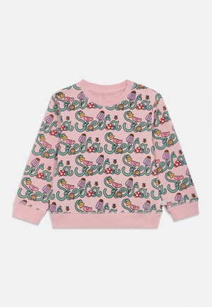 Rosa sweatshirt med ett färgstarkt naturinspirerat mönster med blommor, fåglar och svampar. Mjukt material med ribbade muddar och halsringning.