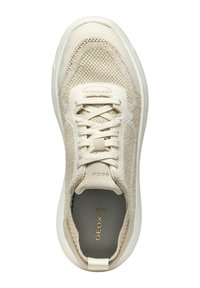 Sneaker beige con tomaia in rete texture, design con lacci e soletta imbottita. Presenta un marchio sobrio e una suola liscia e arrotondata.
