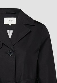 Schwarzer, einreihiger Trenchcoat mit Revers, Schulterklappen, einem schwarzen Knopf und gestreiftem Innenfutter, Größe 36.