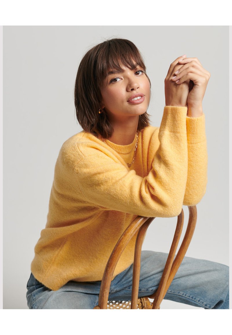 Superdry VINTAGE CLASSIC ESSENTIAL CREW - Jumper - bright yellow/yellow -  Zalando.co.uk