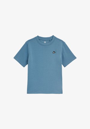 Baumwoll-T-Shirt in Hellblau mit kurzen Ärmeln, Rundhalsausschnitt und einem kleinen schwarzen Sticklogo auf der linken Brust.
