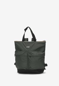 Borsa a spalla in nylon verde con chiusura a zip, due tasche frontali e spallacci regolabili, con base nera e logo K-Way sul davanti.