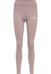 Růžové legíny vyrobené z elastického materiálu, s širokým pasem a bílým logem "HUMMEL" na levém stehně. Hladký, přiléhavý design.