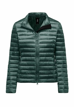 Lekka pikowana kurtka w ciemnozielonym kolorze z pełnym zamkiem z przodu, stójką i poziomym przeszyciem na rękawach oraz korpusie.