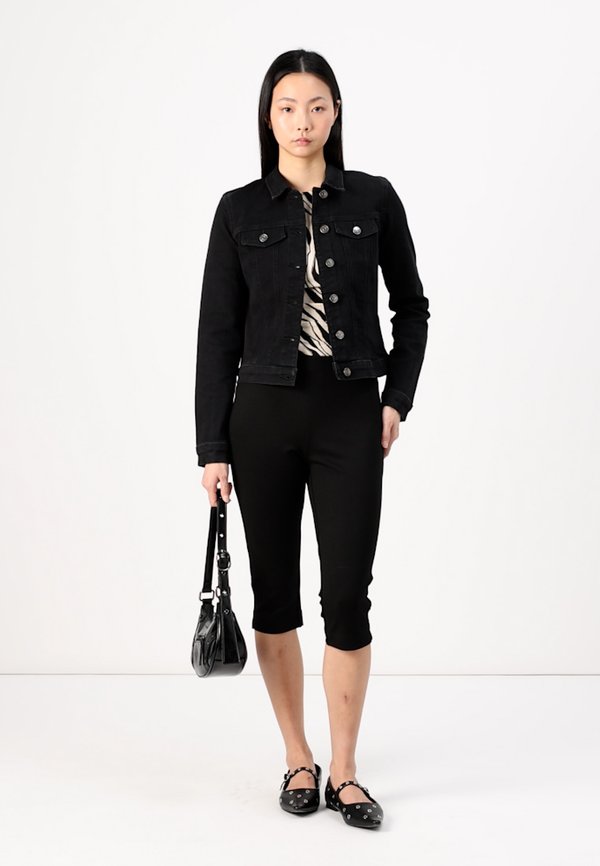 ONLMARCELLA LIFE CAPRI PANT - Trousers3