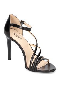 Sandale noire à talons hauts avec plusieurs fines lanières, une ouverture à l'avant et une finition lisse et élégante. La semelle est brillante avec un talon aiguille.