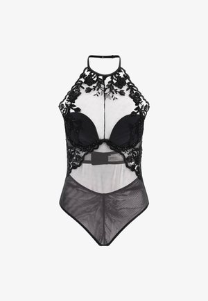 Un corps noir avec un design en maille transparente, des détails en dentelle florale, des bonnets rembourrés, un col halter et une ceinture accentuée au niveau de la taille.