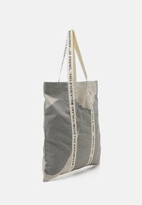 Unselected, light grey