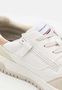 Tommy Hilfiger PAULENE UNISEX - Baskets basses - beige/off white
