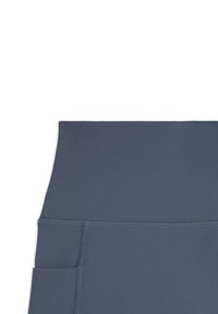 Legginsy o wysokim stanie w ciemnoszarym materiale, z boczną kieszenią i płaskimi szwami. Gładka faktura z minimalnymi elementami wzorniczymi.