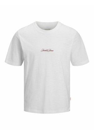 Witte T-shirt met korte mouwen en ronde hals met kleine bruine "Jack & Jones" tekst in het midden van de borst.