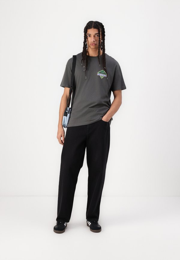 CRYSTAL JET UNISEX - Print T-shirt - dark shadow4