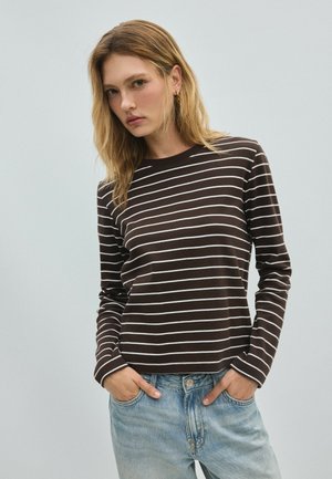 Stradivarius, LONG SLEEVE STRIPED T-SHIRT - Langærmet T-shirt - dark brown