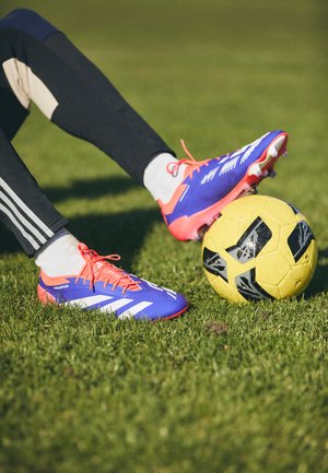 PREDATOR ELITE FG - Buty piłkarskie na twardą nawierzchnię