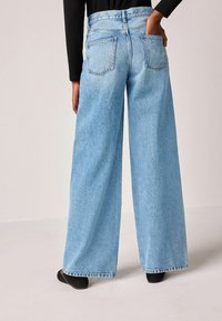 Next RIGID WIDE LEG  - Džinsi ar paplatinātiem galiem - mid blue