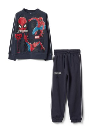 Marineblauer Spider-Man Sweatshirt mit mehreren Drucken und passenden Jogginghosen mit Spider-Man-Logo und weißen Seitenstreifen.