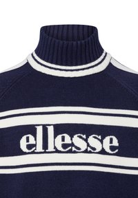 Marineblaues Polo-Sweatshirt mit hohem Rippkragen, versehen mit weißen horizontalen Streifen und dem "ellesse"-Logo in weißer Strickschrift über der Brust.