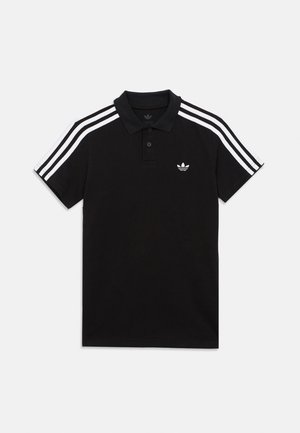 Tricou polo negru din bumbac cu guler, având trei dungi albe pe fiecare umăr și un mic logo alb pe piept.