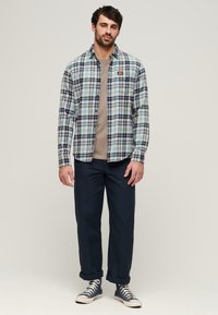 Superdry & Co OVERDYED LOGO - T-Shirt basic - deep beige slub