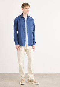 Calvin Klein SLIM SHIRT - Finskjorte - steel blue