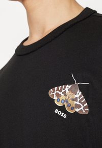 BOSS Triko s potiskem - black