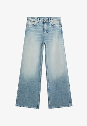 Lyseblå vidbenede denimjeans med fem lommer, knaplukning og subtil falmning på lårene og nederste ben.