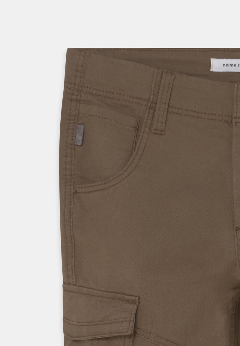 Kinder Stoffhosen | Name it NITBAMGO Cargohose olive/oliv - AG56223 Kinder Stoffhosen | Name it NITBAMGO Cargohose olive/oliv - AG56223