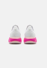Under Armour PROJECT ROCK 7 - Treniņkurpes - white/vivid magenta
