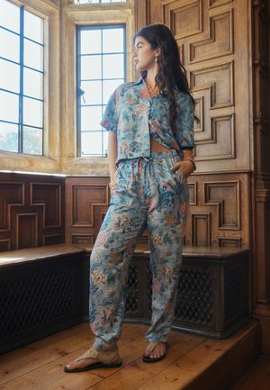 Next, TALL FIT - NATIONAL TRUST - Chinos - blue floral