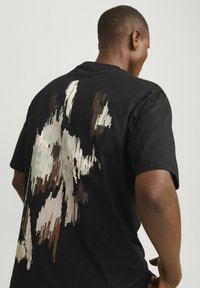 Jack & Jones Trükipildiga T-särk - black