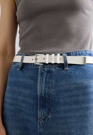 BELT WITH KEEPERS - Cinturón - optic white