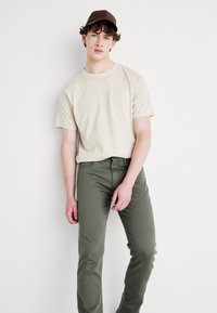 GAP PANT - Jeans slim fit - olive