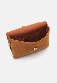 Anna Field LEATHER - Cross body bag - cognac