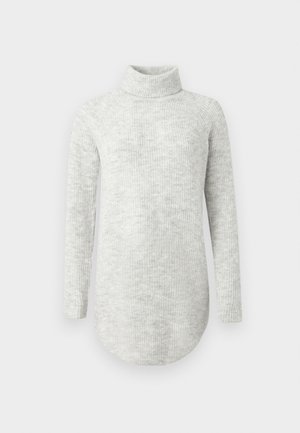 Pulover turtleneck gri deschis, cu mâneci lungi, textură striată și o margine ușor curbată. Material tricotat moale, potrivit pentru stratificare.
