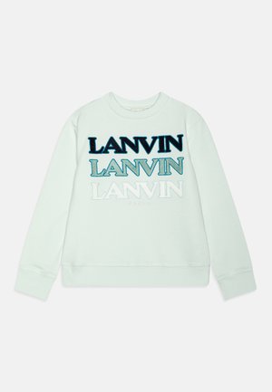 Svijetlo zeleni dukserica s bold, višebojnim izvezenim tekstom "LANVIN" i suptilnim naglaskom "PARIS" blizu rubova. Klasičan kroj, okrugli izrez.