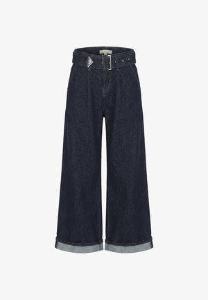 Pantaloni di jeans a gamba larga blu scuro con orli risvoltati, vita alta, pieghe e cintura abbinata con fibbia quadrata in metallo.