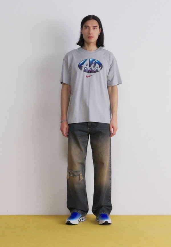 AIRMAX DAY - Print T-shirt - silver4