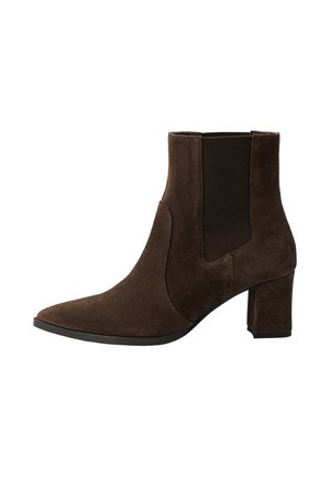 Mørkebrun ruskind ankle støvle med blokhæl og elastisk sidepanel, spids tå og glat sål.