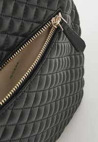 Thumbnail Image 4