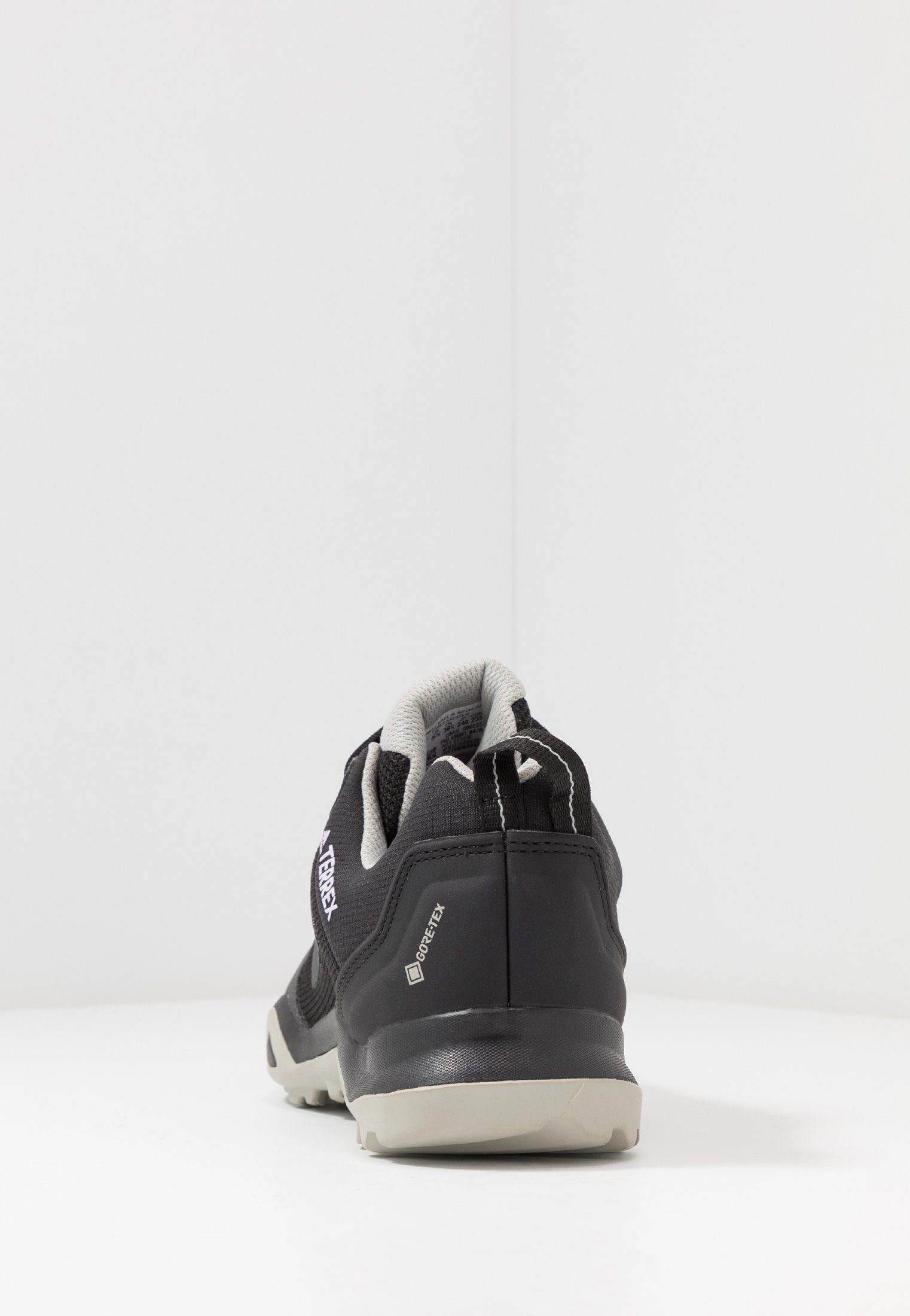 adidas Performance TERREX AX3 GORE-TEX - Fjellsko - core black/dough solid grey/purple tint adidas Performance TERREX AX3 GORE-TEX - Fjellsko - core black/dough solid grey/purple tint