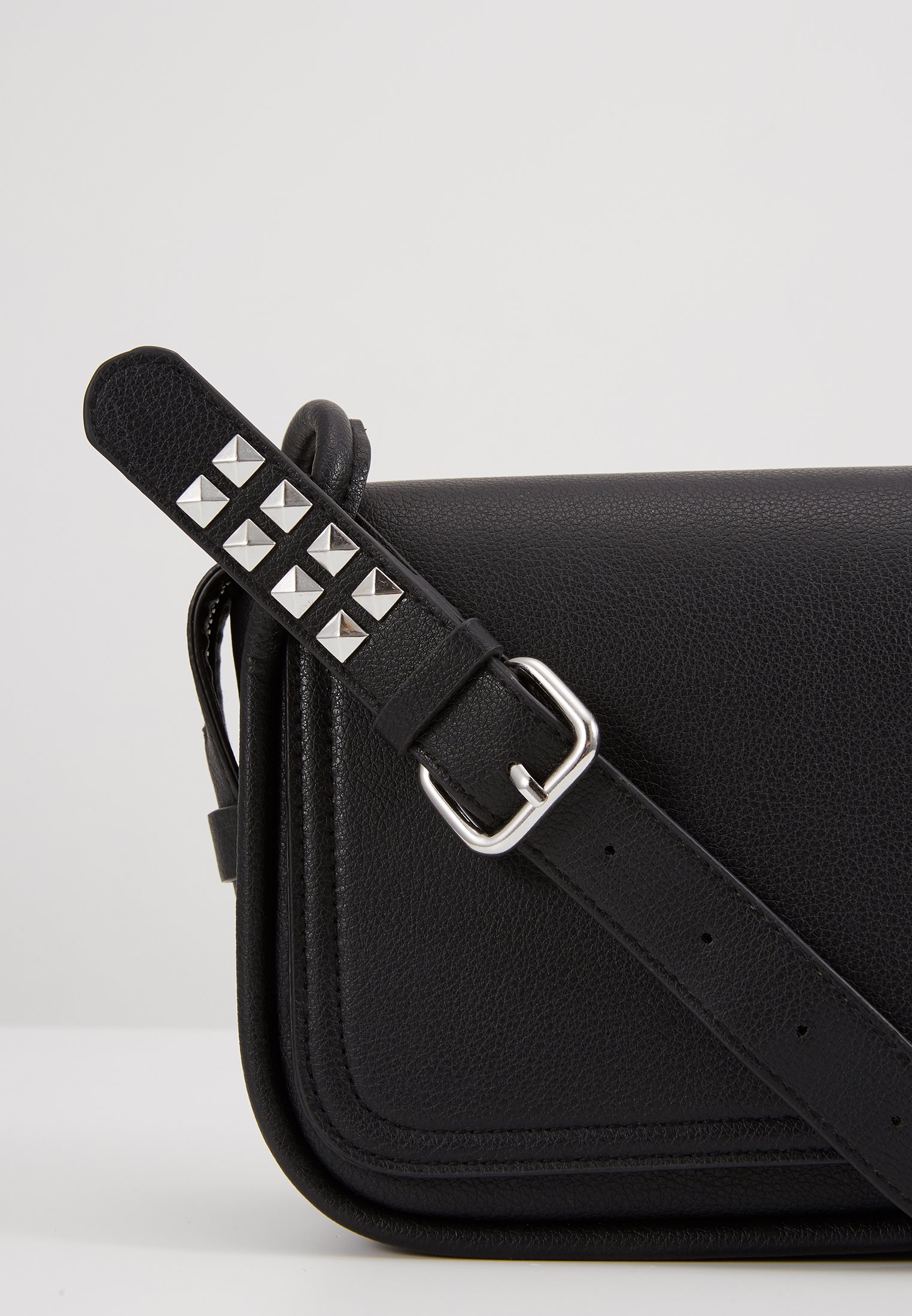 s.Oliver Skulderveske greyblack Zalando.no s.Oliver Skulderveske greyblack Zalando.no