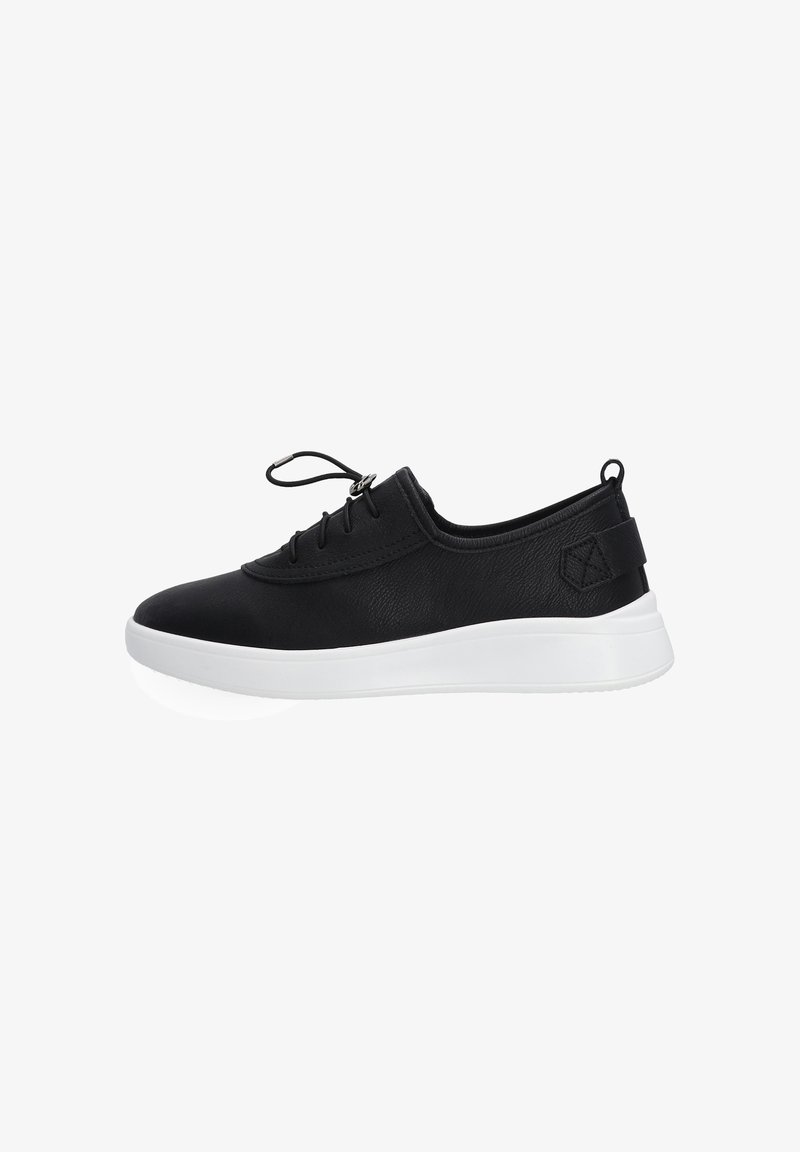 Czarne sneakersy na sznurówki z teksturowaną cholewką i kontrastującą białą podeszwą, z małym logo z boku i pętelką na pięcie.