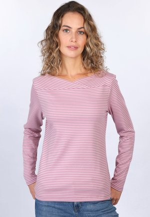 Langärmliges, rosa gestreiftes Oberteil mit V-Ausschnitt, aus weichem Stoff und lockerer Passform. Texturierte Streifen verlaufen horizontal über das Kleidungsstück.